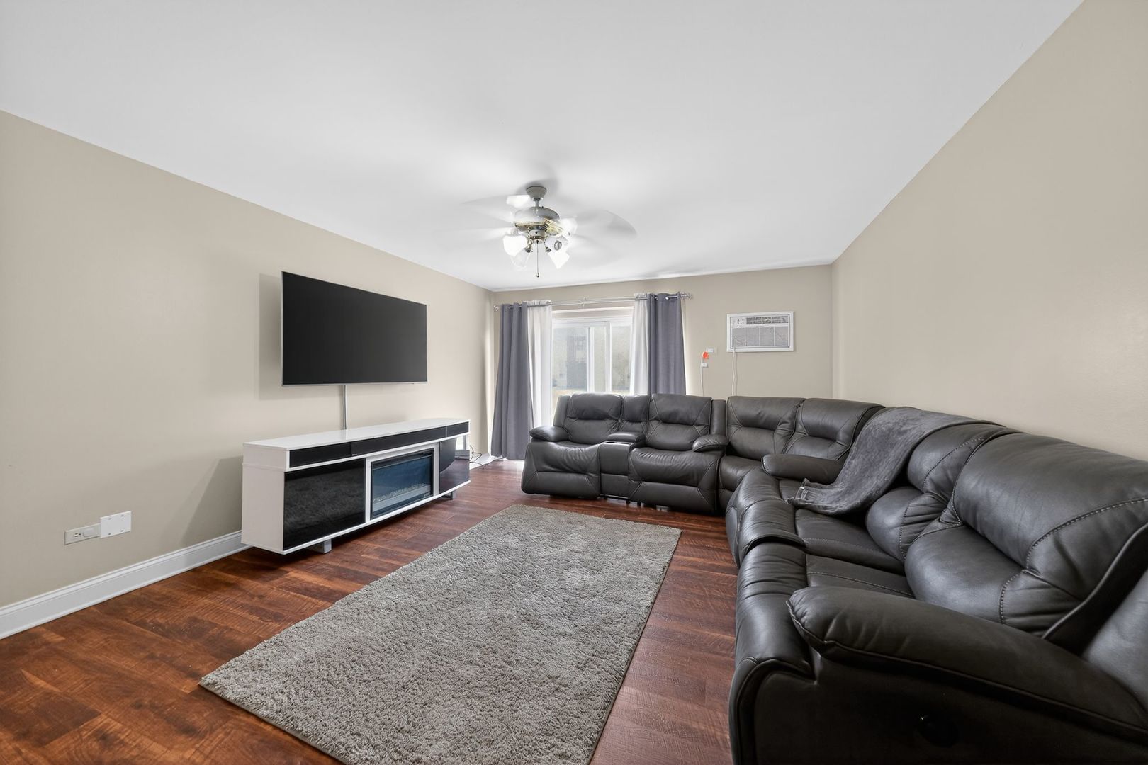 7225 W Higgins Avenue #103, Chicago, IL 60656