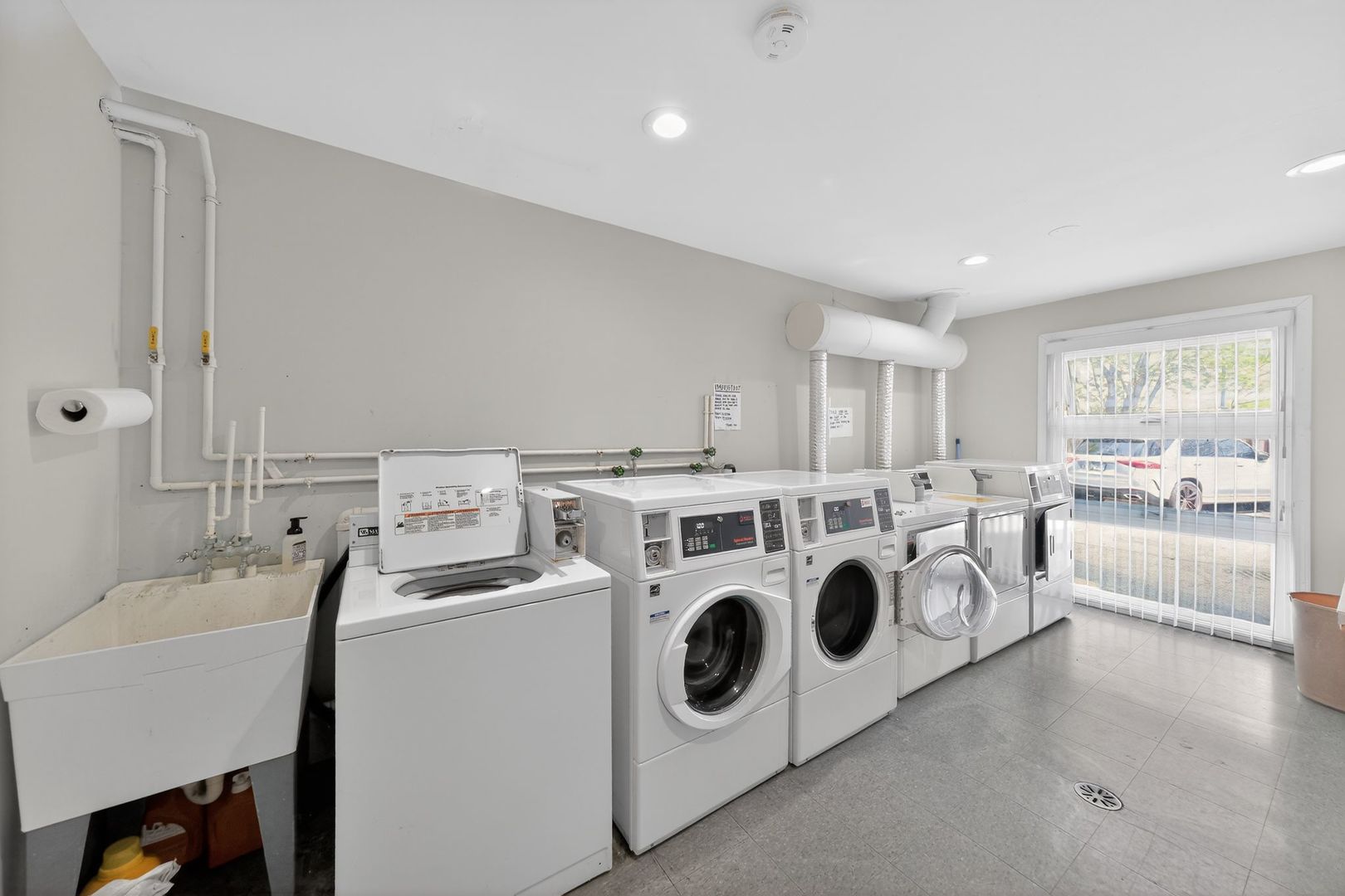 7225 W Higgins Avenue #103, Chicago, IL 60656