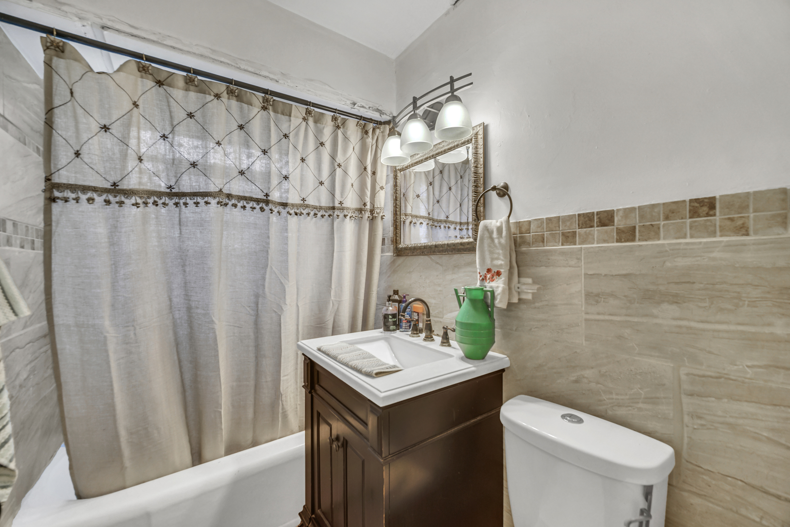 3257 N Kostner Avenue, Chicago, IL 60641