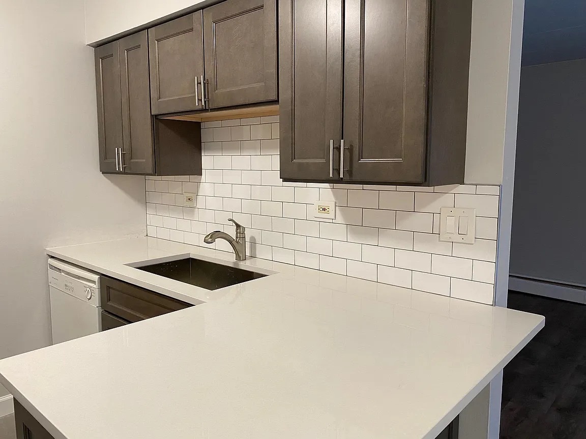 Arlington Heights, IL 60004