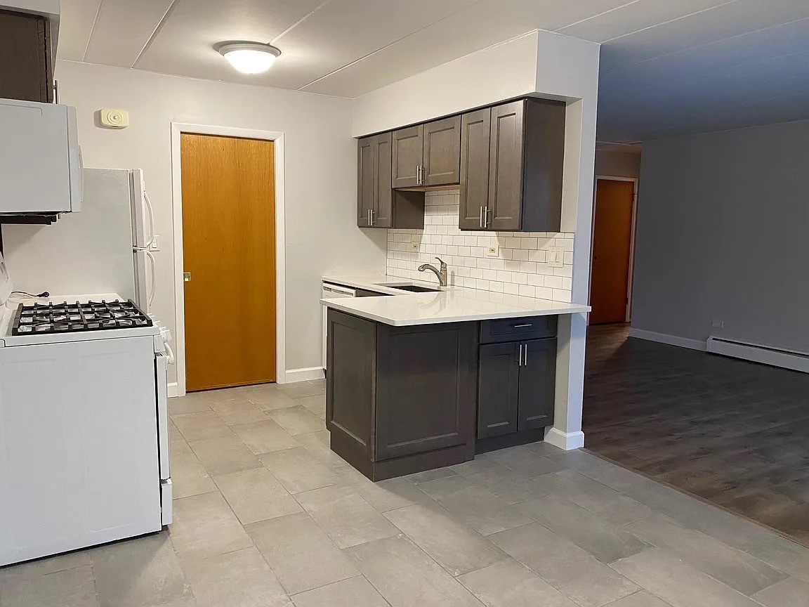 Arlington Heights, IL 60004