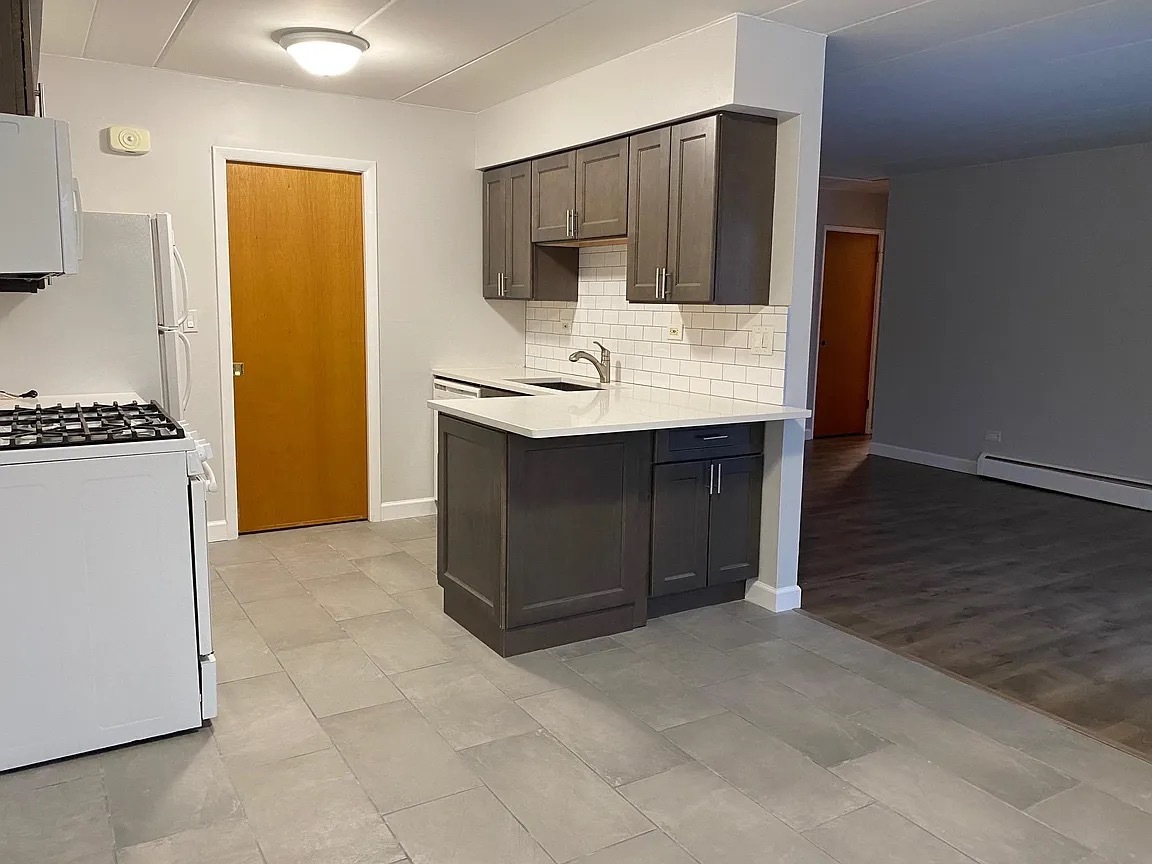 Arlington Heights, IL 60004