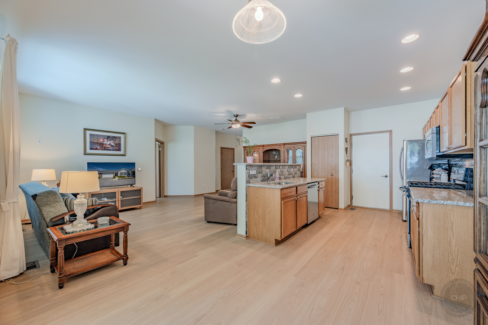 1577 W Ludington Circle, Romeoville, IL 60446