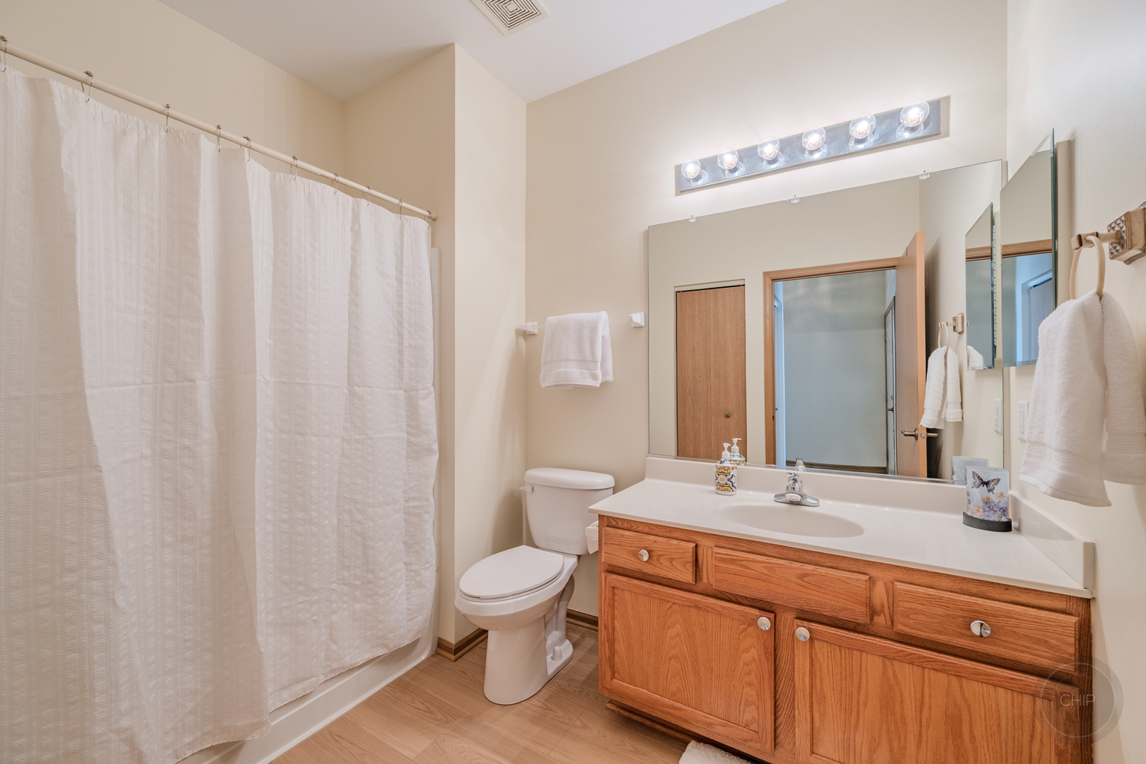 1577 W Ludington Circle, Romeoville, IL 60446