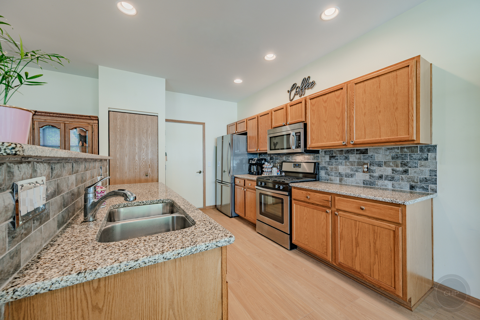 1577 W Ludington Circle, Romeoville, IL 60446