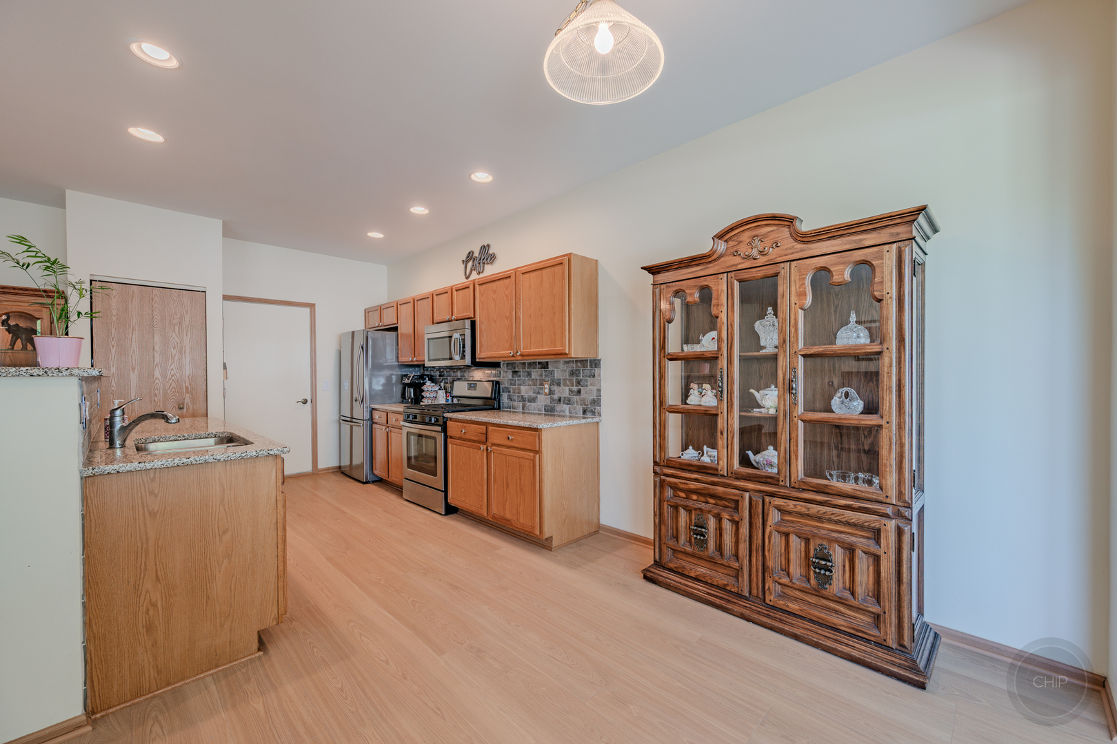 1577 W Ludington Circle, Romeoville, IL 60446