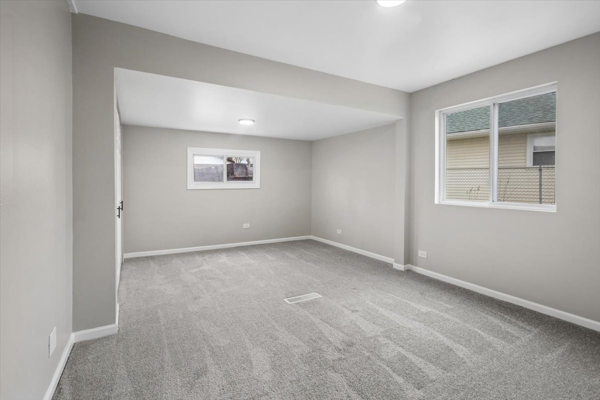 972 Osage Court, Carpentersville, IL 60110