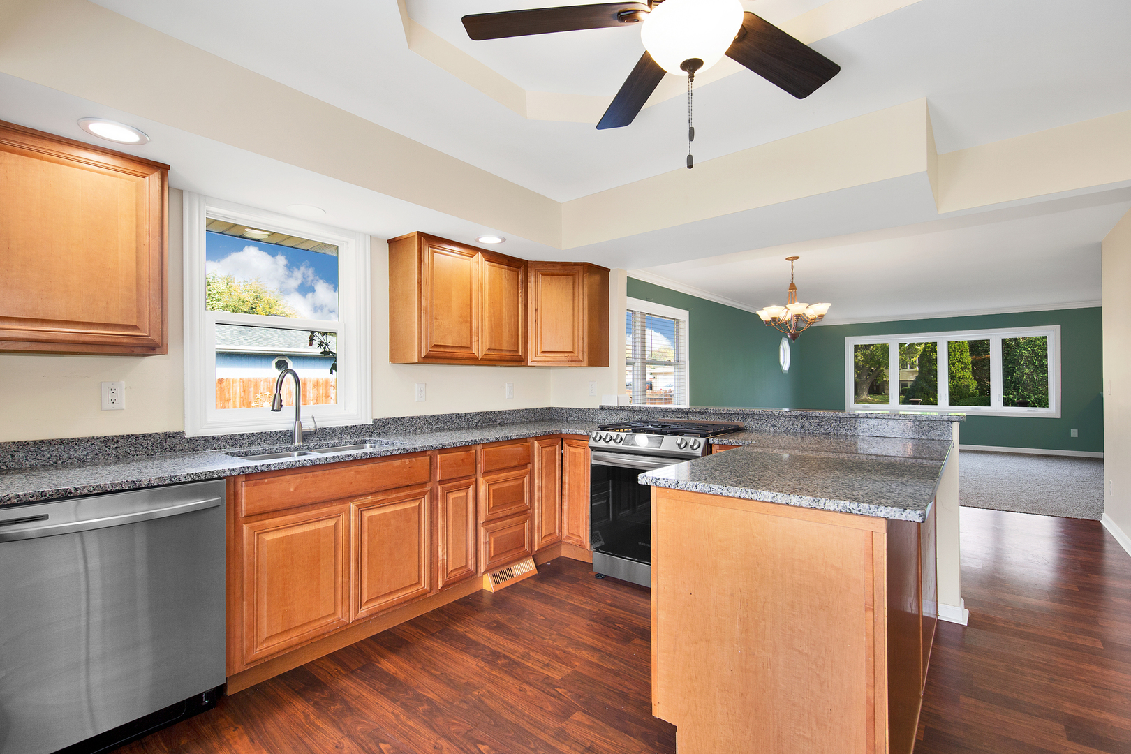 1013 Stonegate Road, New Lenox, IL 60451