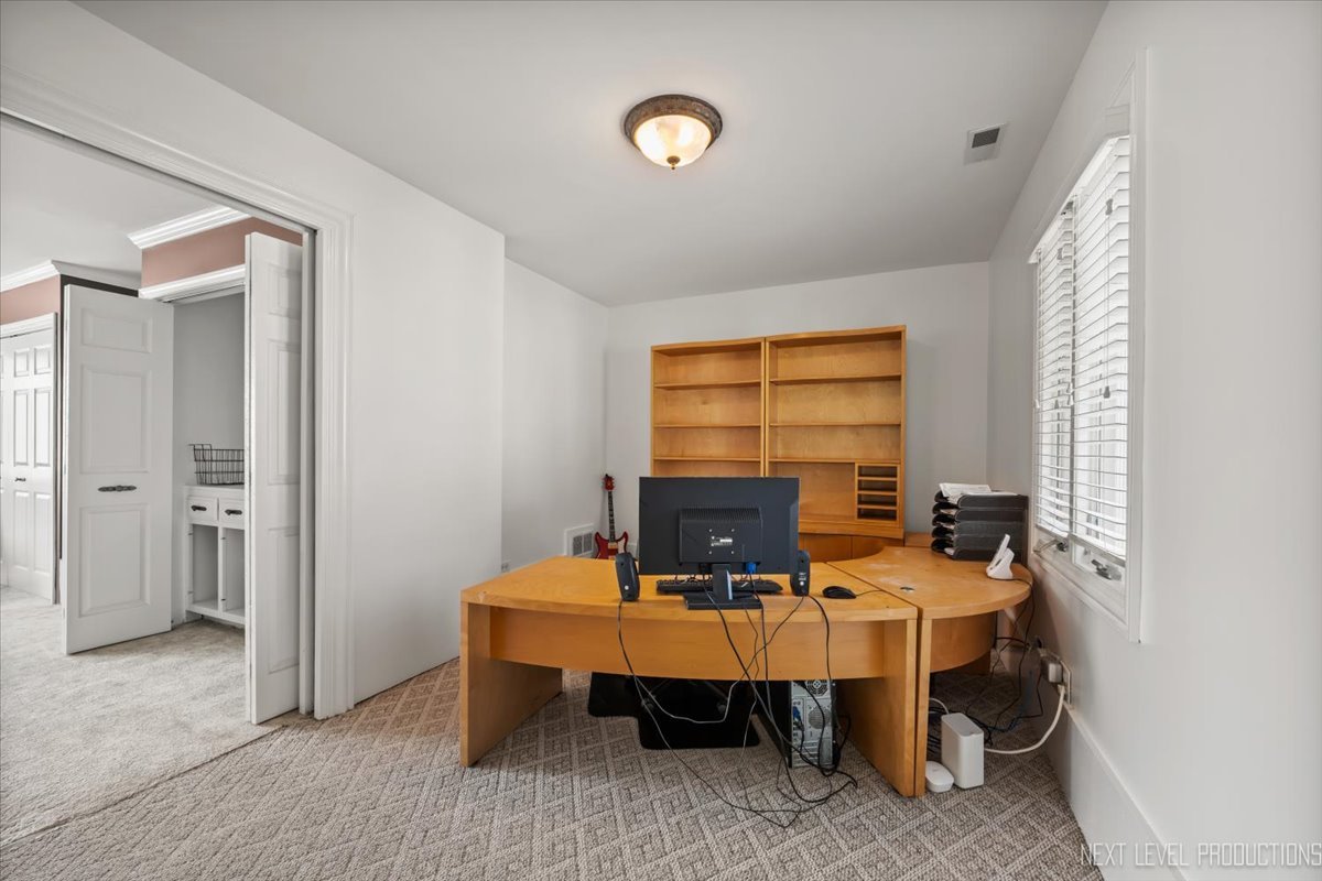 83 N Park Boulevard, Glen Ellyn, IL 60137