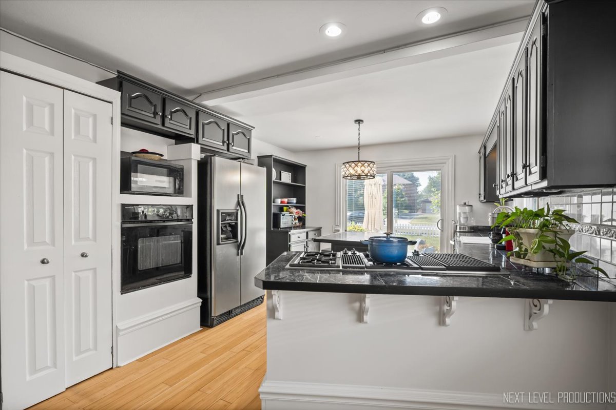 83 N Park Boulevard, Glen Ellyn, IL 60137