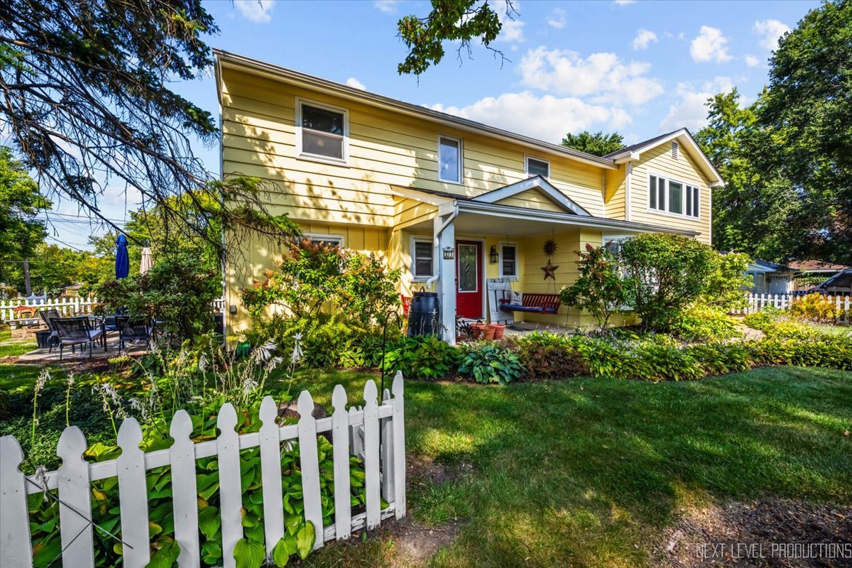 83 N Park Boulevard, Glen Ellyn, IL 60137