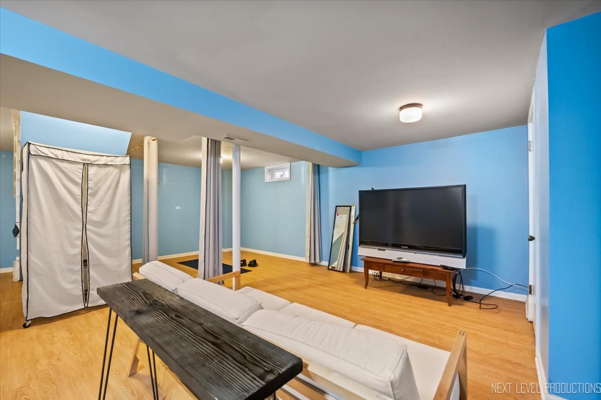 83 N Park Boulevard, Glen Ellyn, IL 60137