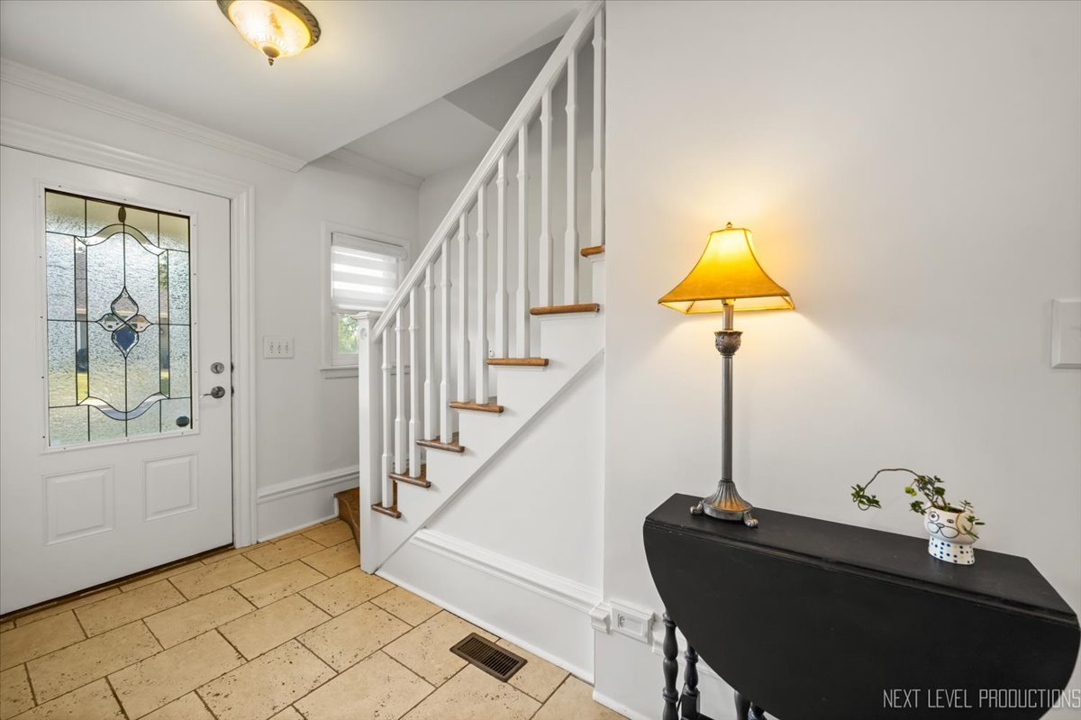 83 N Park Boulevard, Glen Ellyn, IL 60137