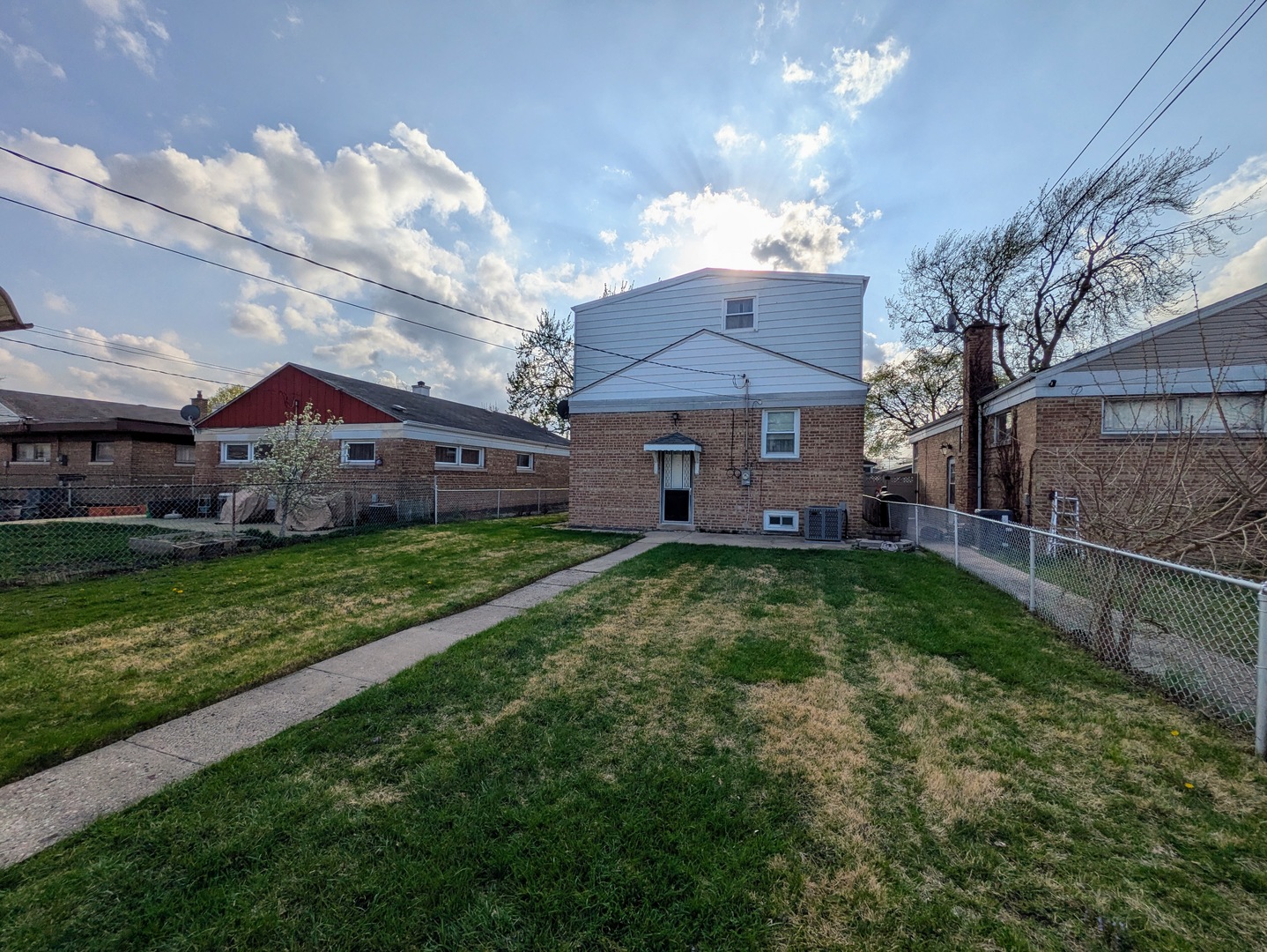 5739 S Mayfield Avenue, Chicago, IL 60638