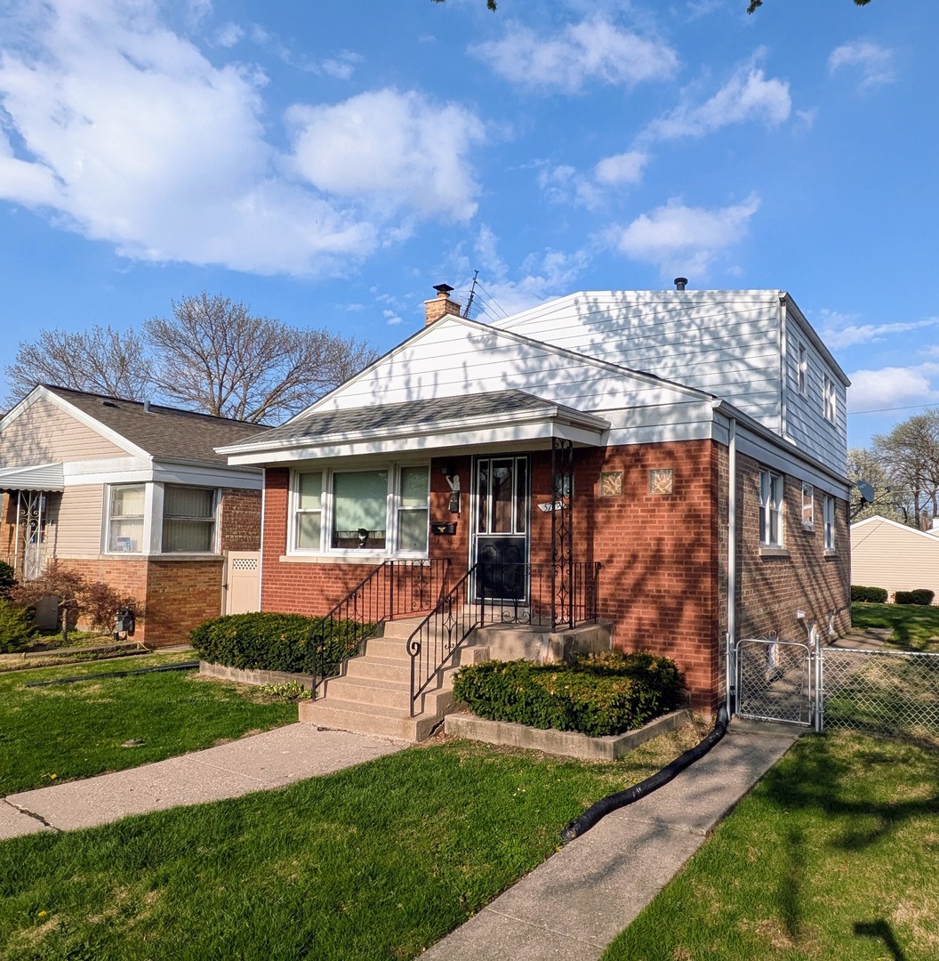 5739 S Mayfield Avenue, Chicago, IL 60638