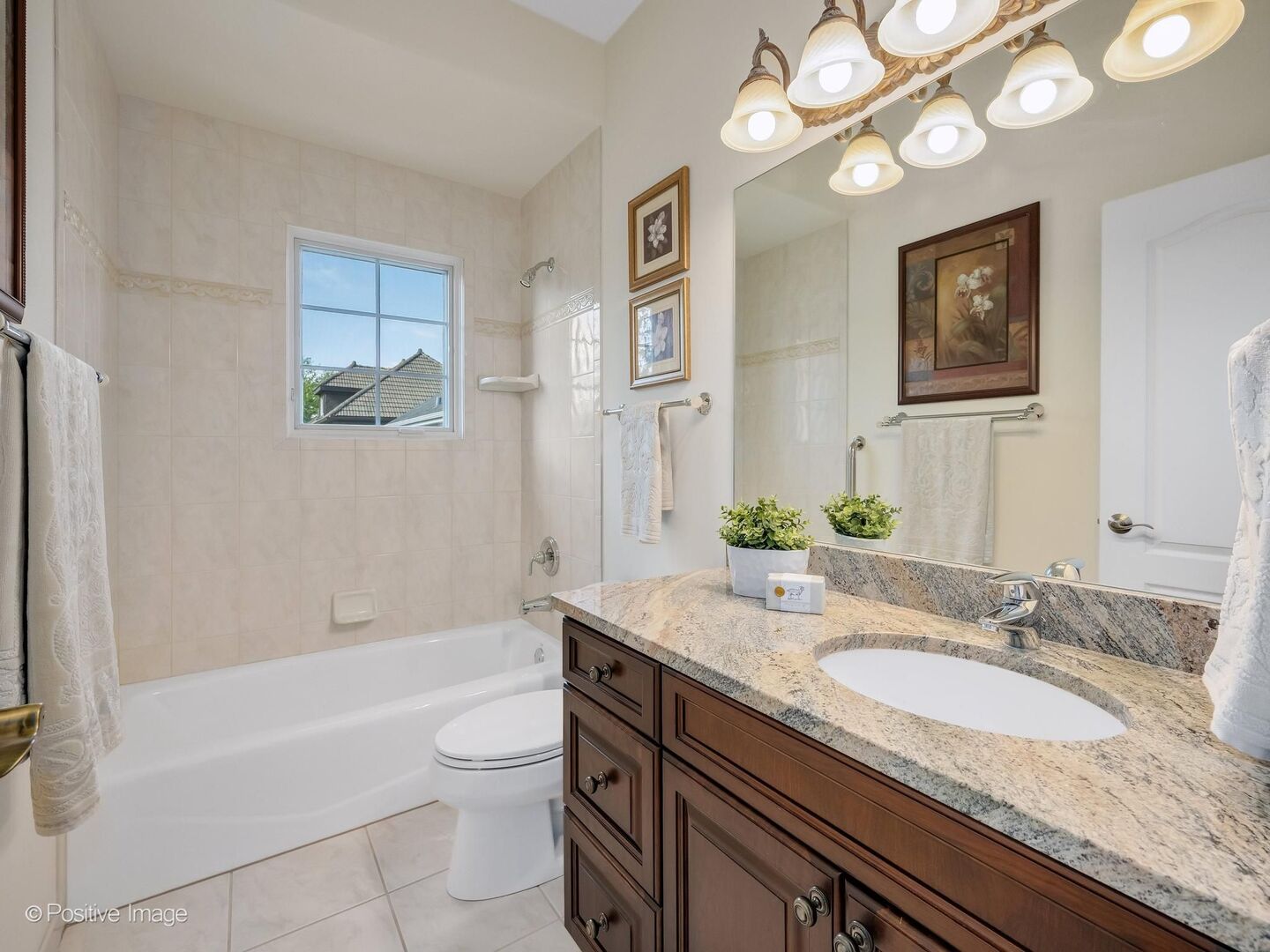 620 S Waiola Avenue, La Grange, IL 60525