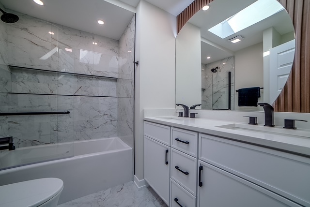 19W071 Avenue Chateaux, Oak Brook, IL 60523