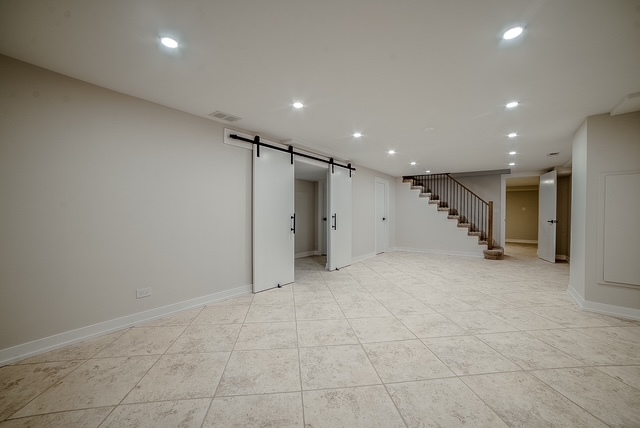 19W071 Avenue Chateaux, Oak Brook, IL 60523