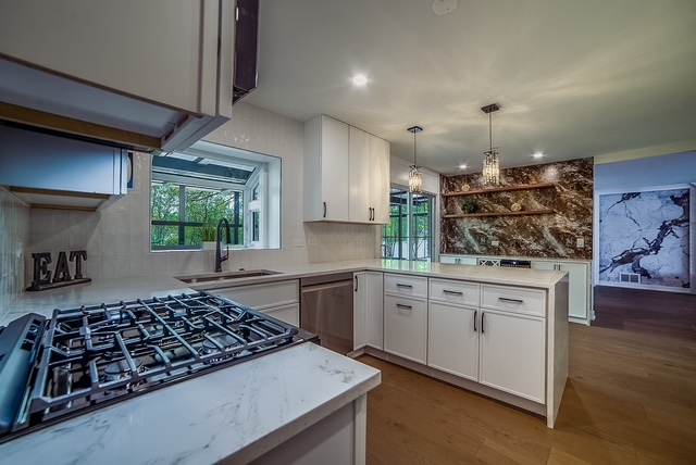 19W071 Avenue Chateaux, Oak Brook, IL 60523