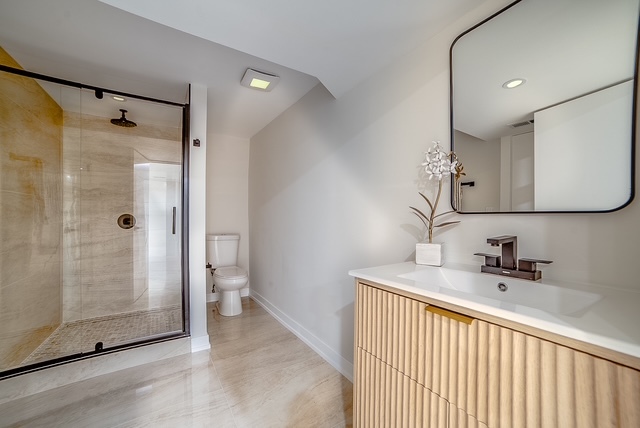 19W071 Avenue Chateaux, Oak Brook, IL 60523