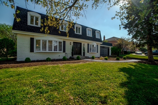 19W071 Avenue Chateaux, Oak Brook, IL 60523