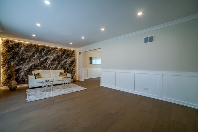 19W071 Avenue Chateaux, Oak Brook, IL 60523