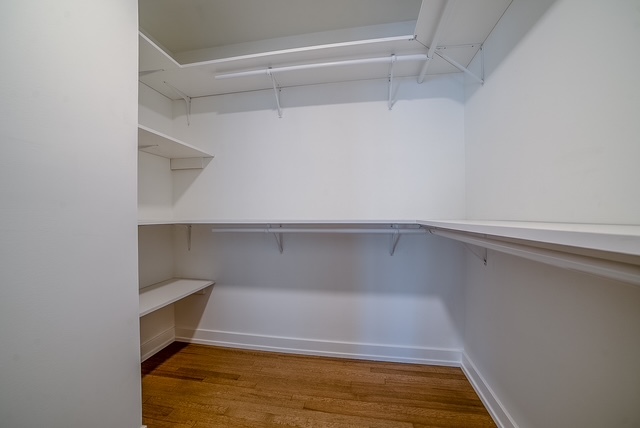 19W071 Avenue Chateaux, Oak Brook, IL 60523