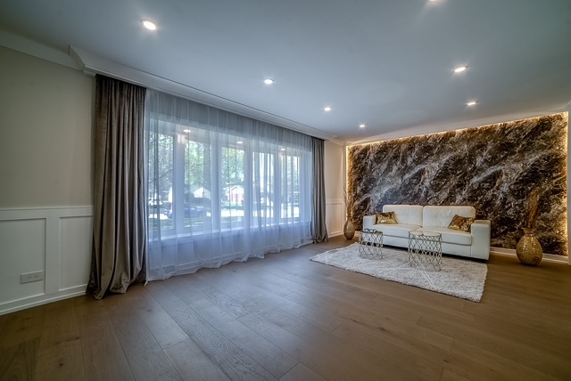 19W071 Avenue Chateaux, Oak Brook, IL 60523