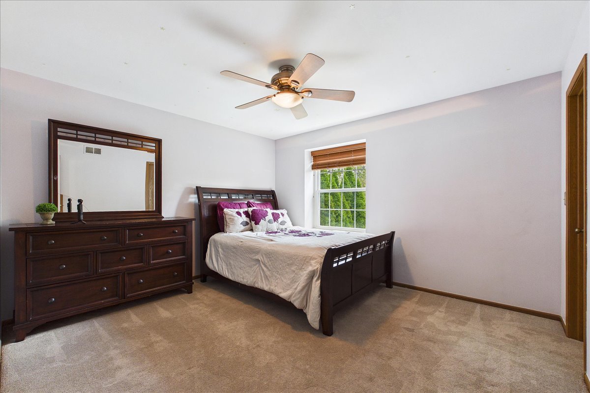 2655 Lindrick Lane, Aurora, IL 60504