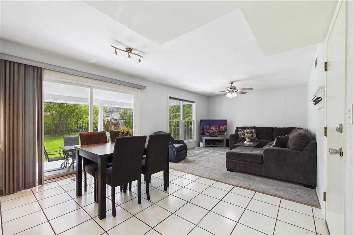 2655 Lindrick Lane, Aurora, IL 60504