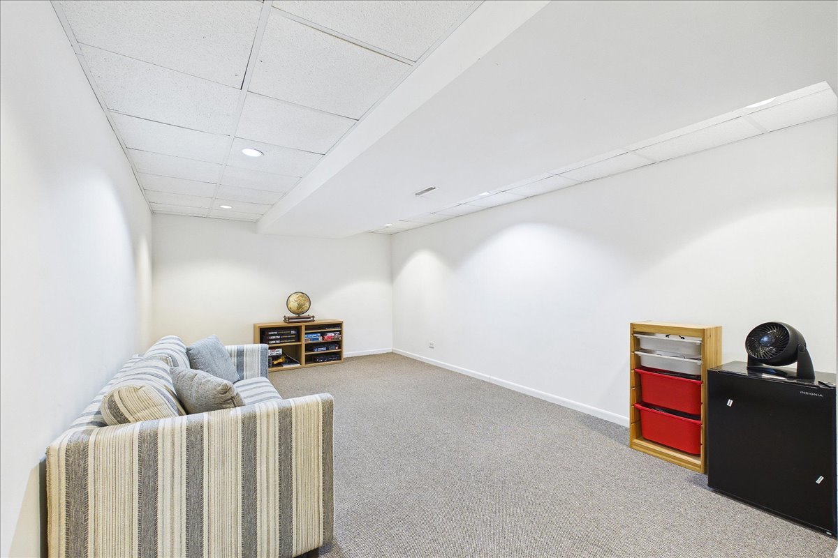 2655 Lindrick Lane, Aurora, IL 60504