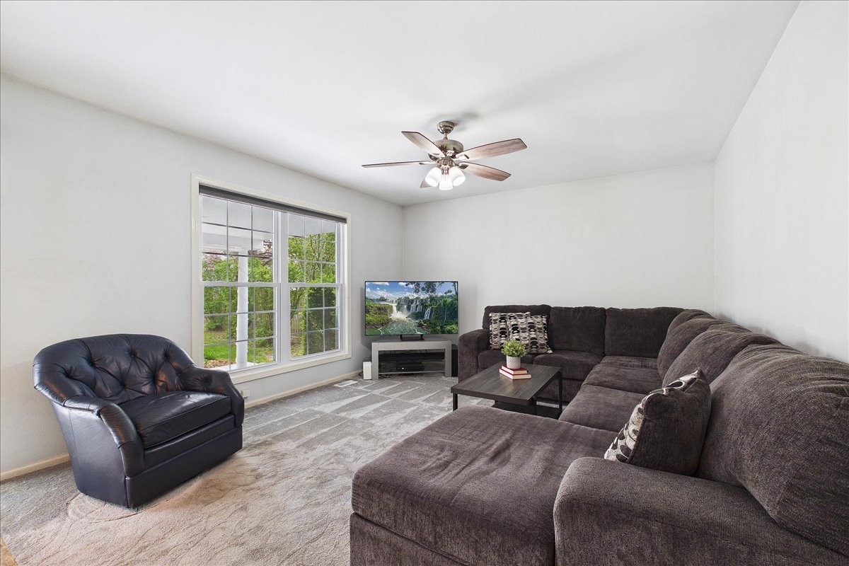 2655 Lindrick Lane, Aurora, IL 60504