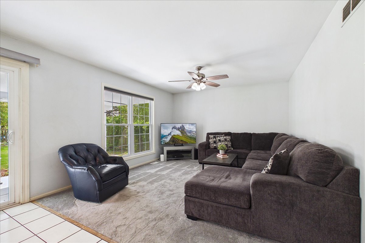 2655 Lindrick Lane, Aurora, IL 60504