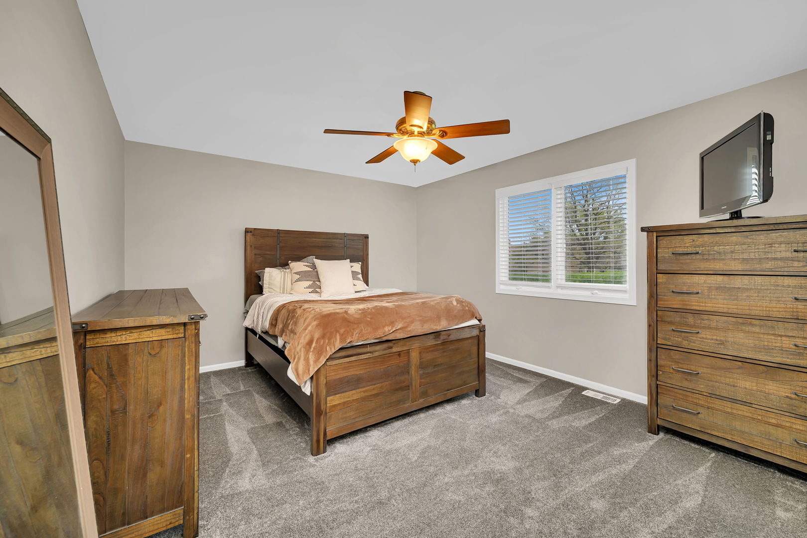 6 W Wend Street, Lemont, IL 60439