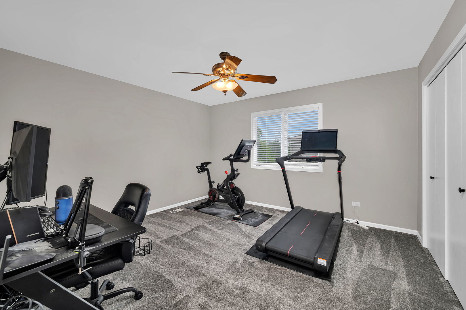 6 W Wend Street, Lemont, IL 60439