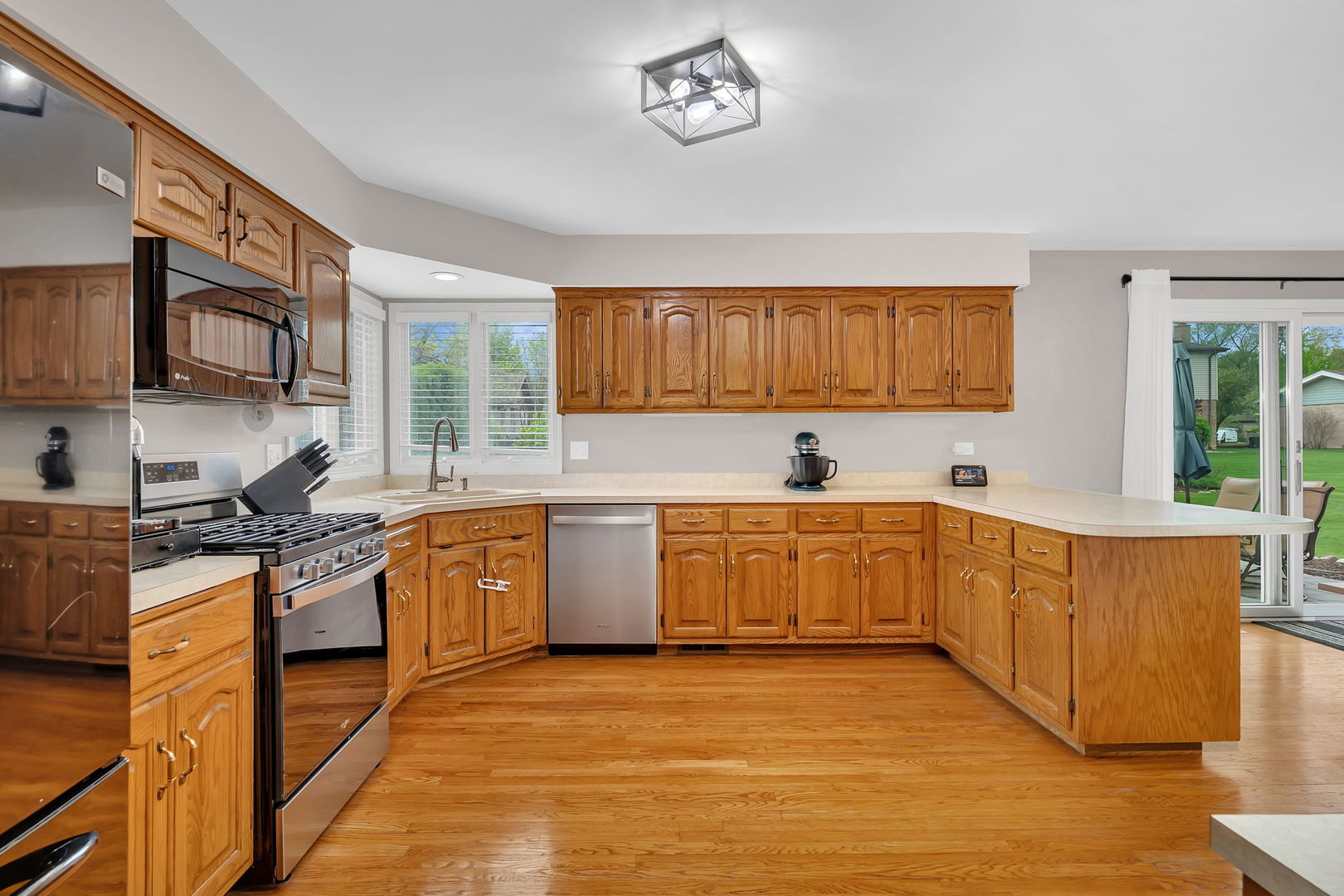 6 W Wend Street, Lemont, IL 60439