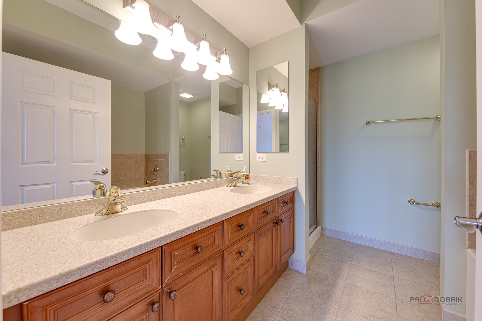 Des Plaines, IL 60016