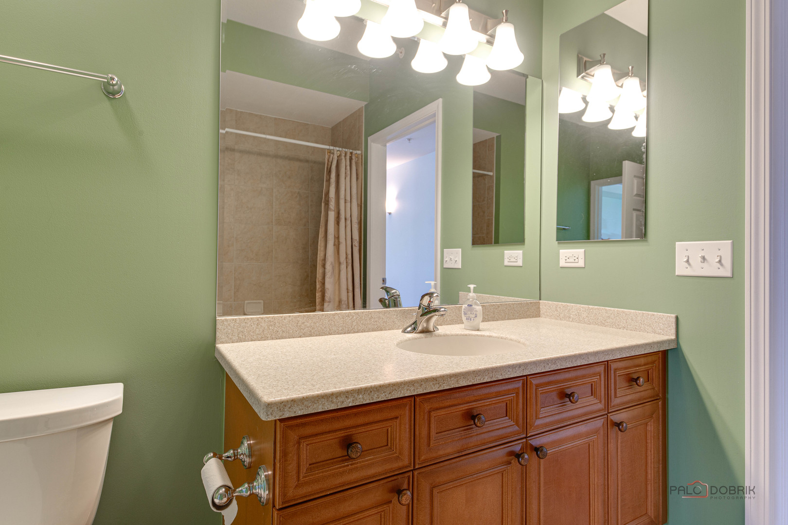 Des Plaines, IL 60016