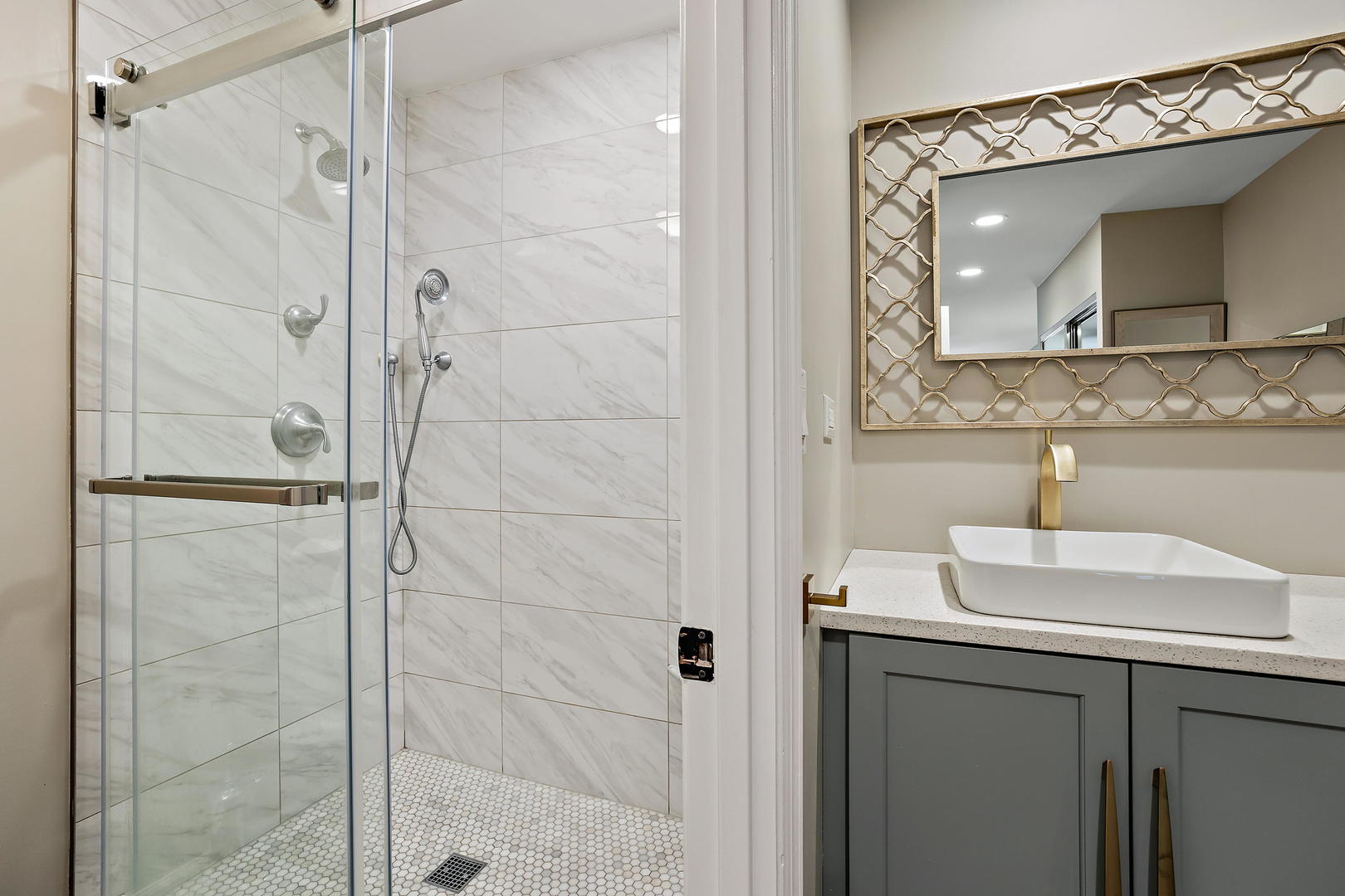 2 Oak Brook Club Drive #C310, Oak Brook, IL 60523