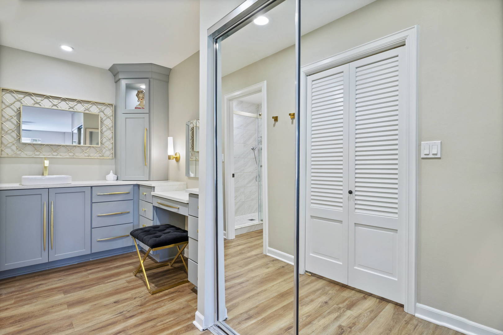 2 Oak Brook Club Drive #C310, Oak Brook, IL 60523