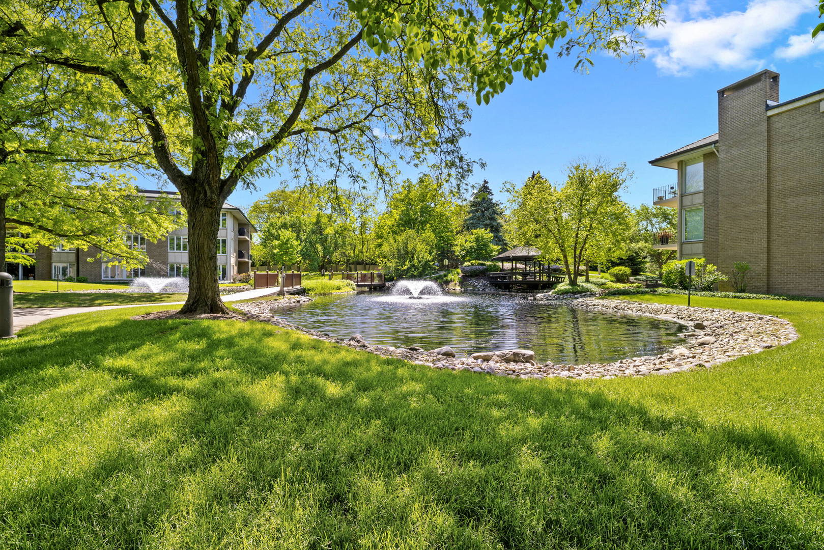 2 Oak Brook Club Drive #C310, Oak Brook, IL 60523