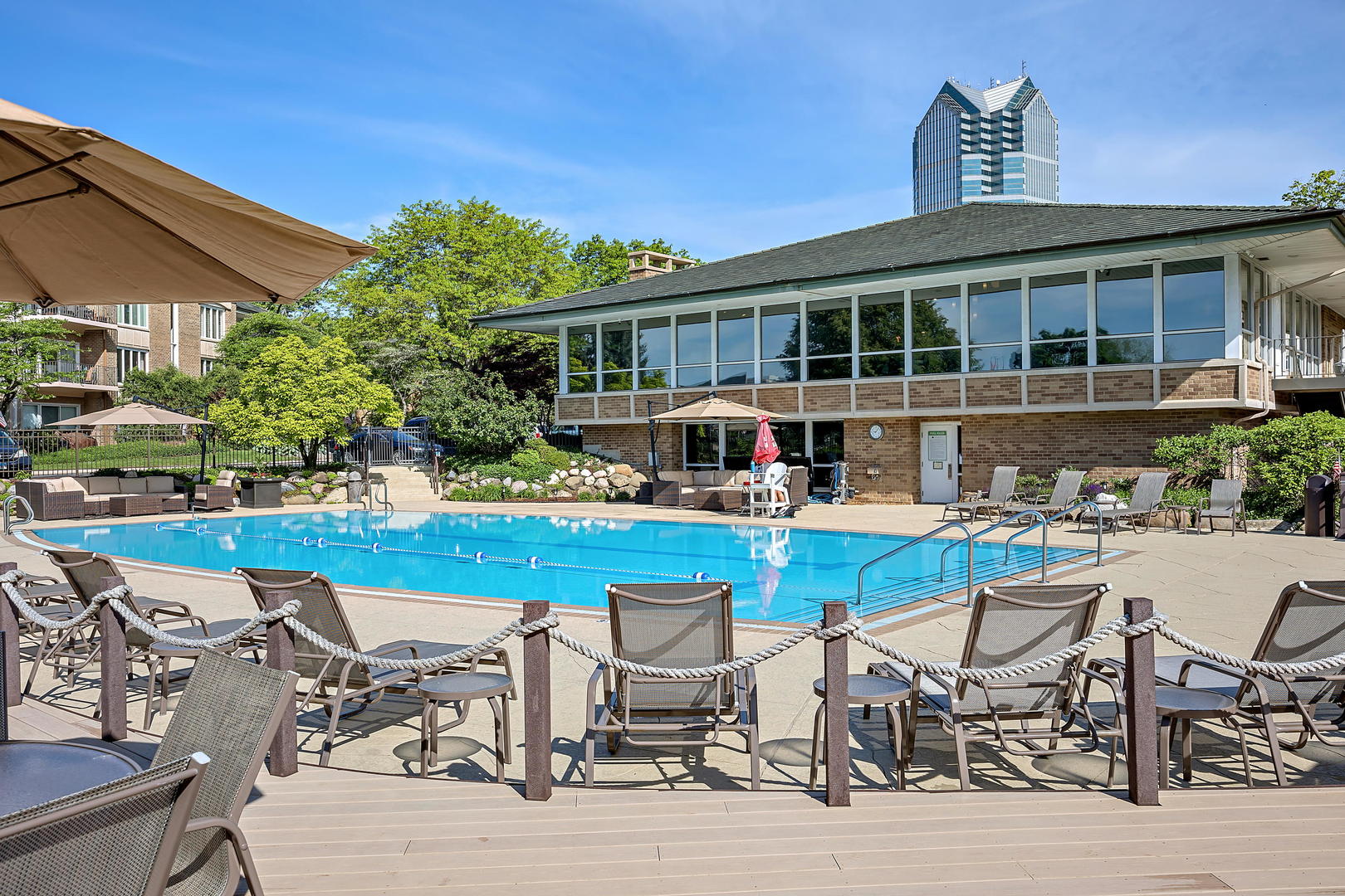 2 Oak Brook Club Drive #C310, Oak Brook, IL 60523