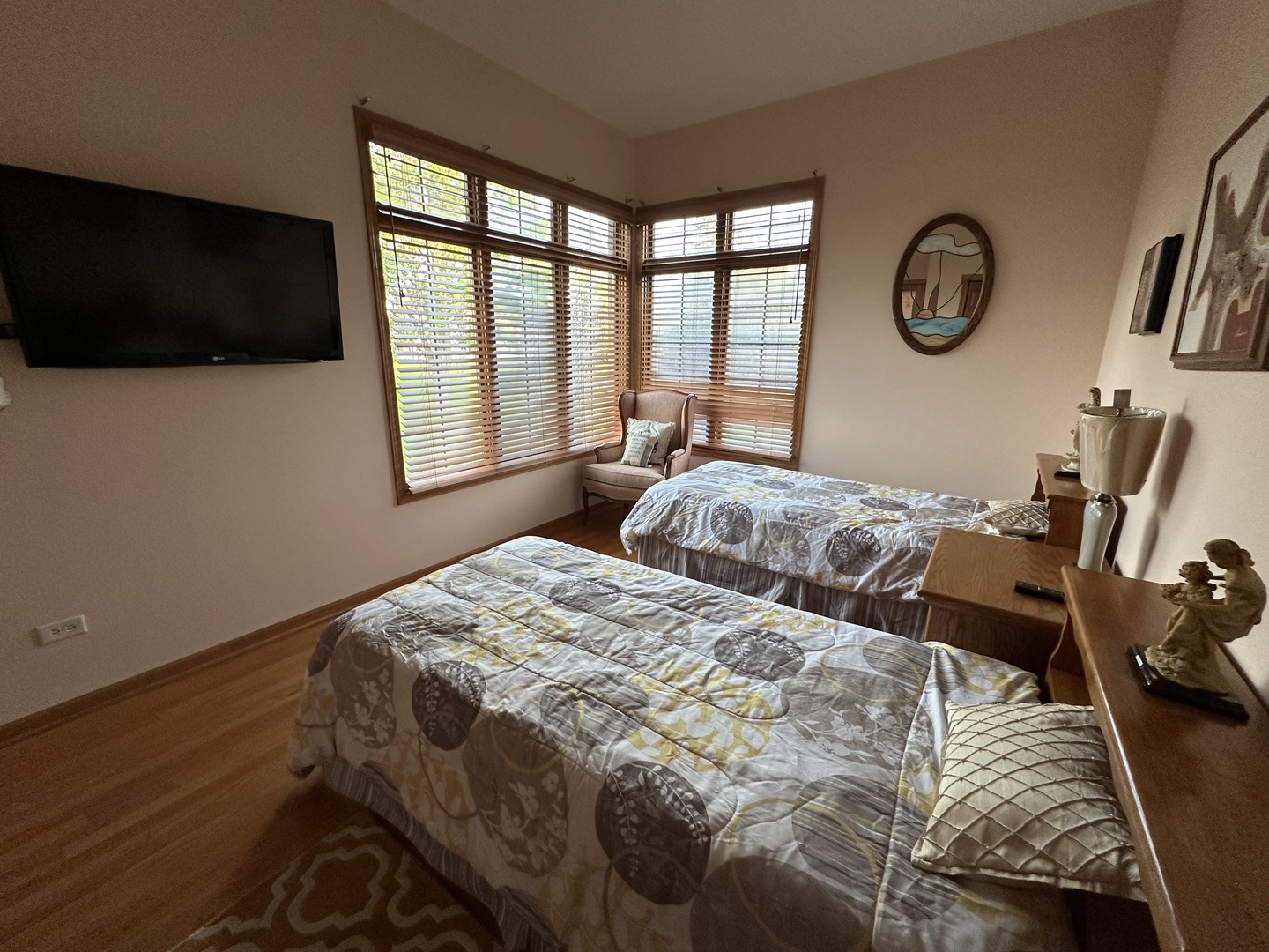 6620 S Pond View Drive, Tinley Park, IL 60477