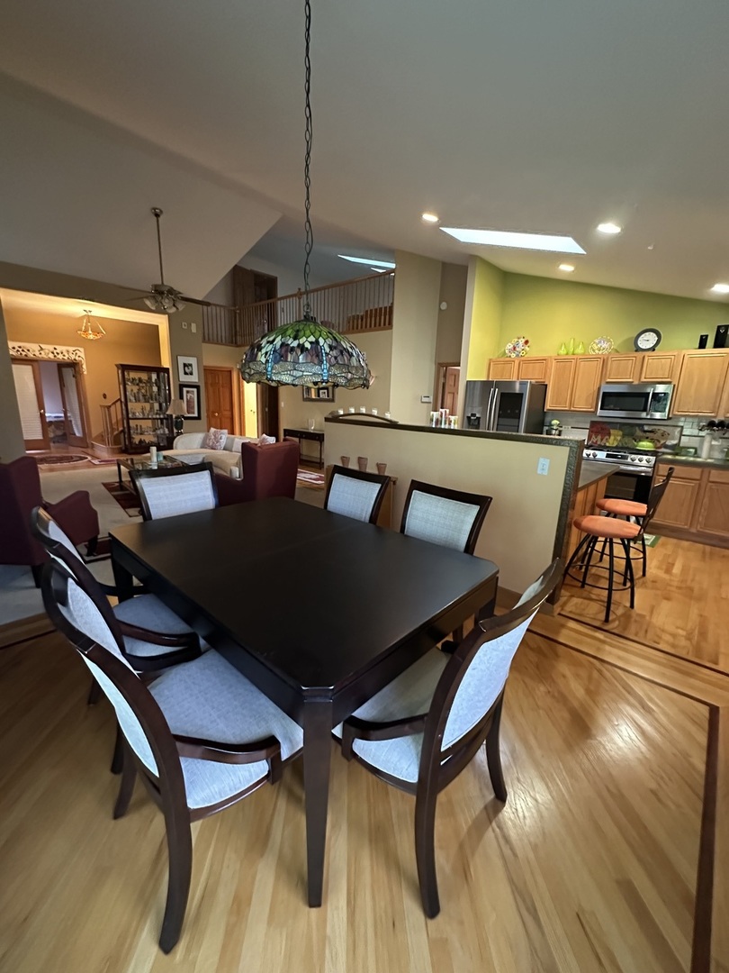 6620 S Pond View Drive, Tinley Park, IL 60477