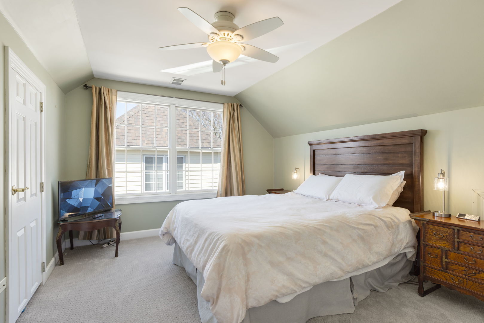 148 Jane Court, Clarendon Hills, IL 60514