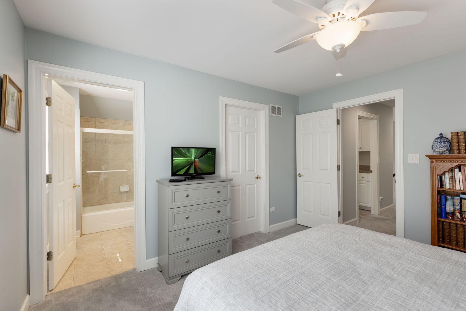 148 Jane Court, Clarendon Hills, IL 60514