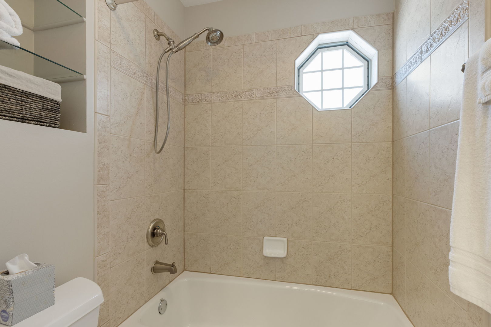 148 Jane Court, Clarendon Hills, IL 60514