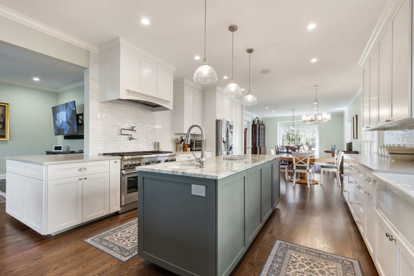 148 Jane Court, Clarendon Hills, IL 60514