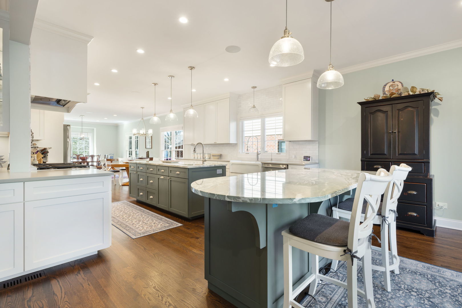 148 Jane Court, Clarendon Hills, IL 60514