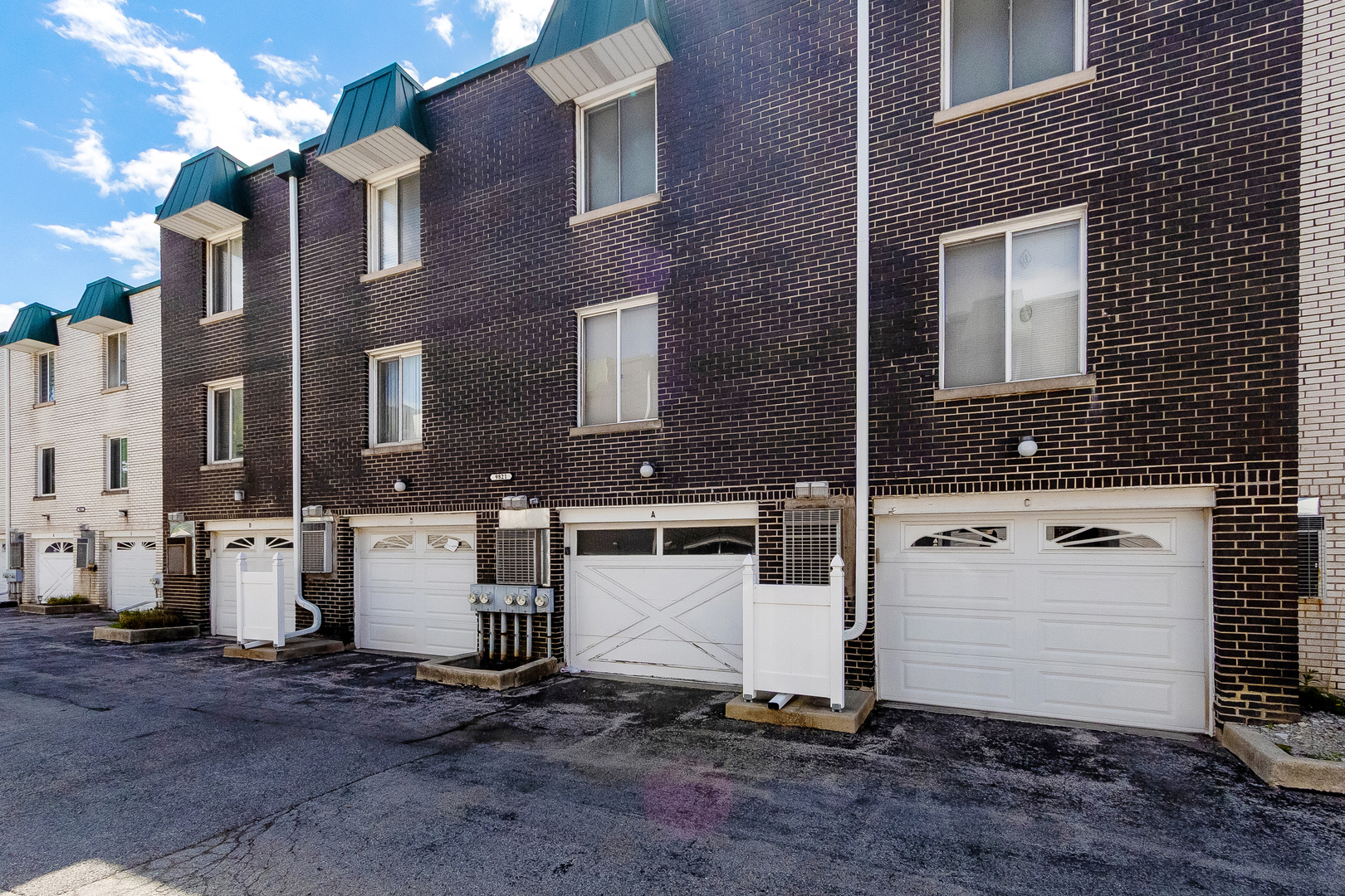 9821 S Keeler Avenue #A, Oak Lawn, IL 60453